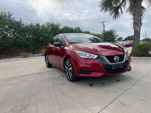 2022 Nissan Versa 1.6 SR