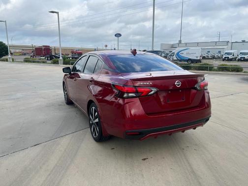 2022 Nissan Versa 1.6 SR