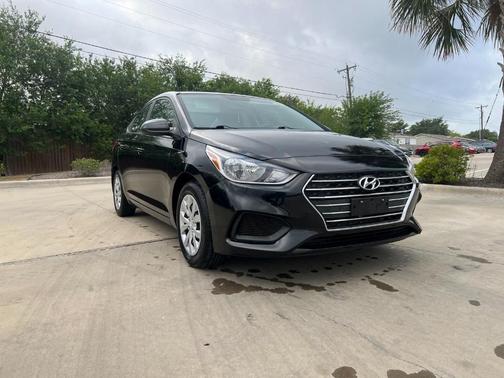 2020 Hyundai Accent SE