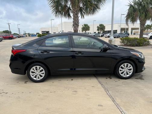 2020 Hyundai Accent SE