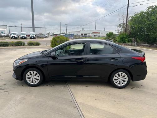 2020 Hyundai Accent SE