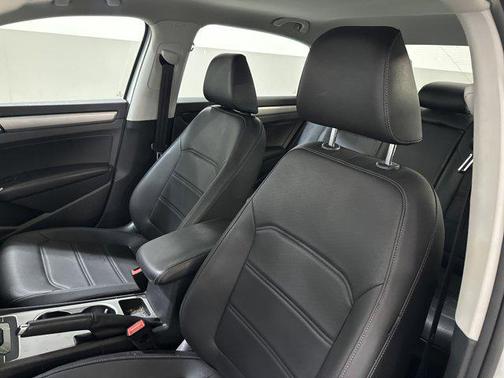2021 Volkswagen Passat 2.0T SE