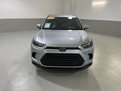 2025 Toyota Highlander LE