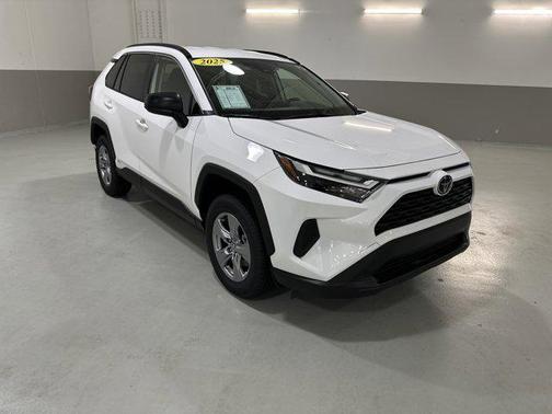 2025 Toyota RAV4 Hybrid SE
