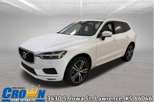Crystal White Metallic 2020 Volvo XC60 T5 Momentum