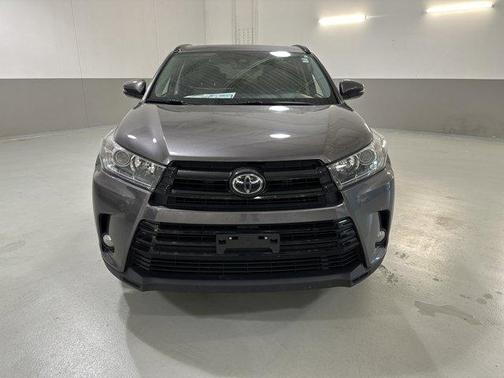 2017 Toyota Highlander SE