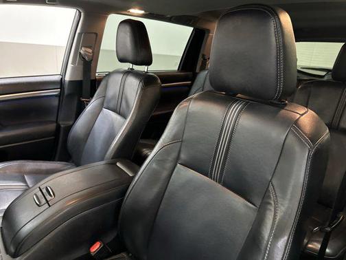 2017 Toyota Highlander SE