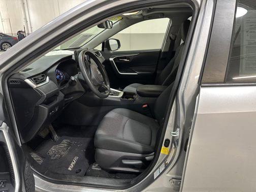 2019 Toyota RAV4 Hybrid XLE