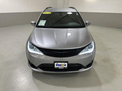 2019 Chrysler Pacifica Hybrid Touring L