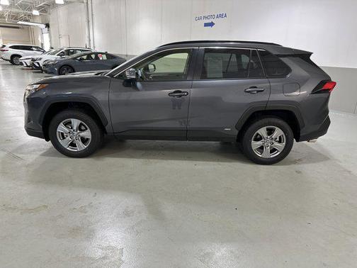 2025 Toyota RAV4 Hybrid SE