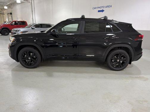 2026 Volkswagen Atlas Cross Sport 2.0T SEL