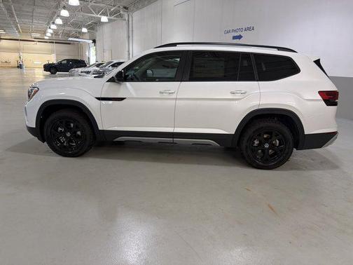opal white pearl 2026 Volkswagen Atlas Peak Edition