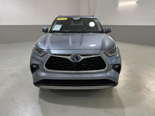 2021 Toyota Highlander Hybrid Platinum