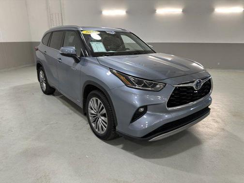 2021 Toyota Highlander Hybrid Platinum