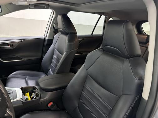 Silver Sky Metallic 2019 Toyota RAV4 Hybrid Limited