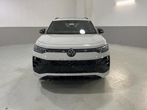 2026 Volkswagen Tiguan 2.0T SE R-Line Black 4MOTION