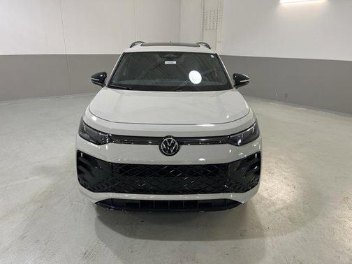 2026 Volkswagen Tiguan 2.0T SE R-Line Black 4MOTION