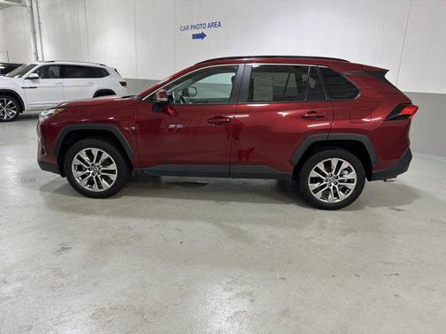 2023 Toyota RAV4 XLE Premium