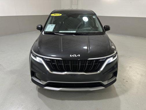 2023 Kia Carnival LX