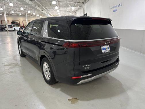 2023 Kia Carnival LX