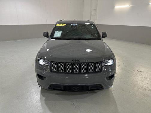 2022 Jeep Grand Cherokee Laredo