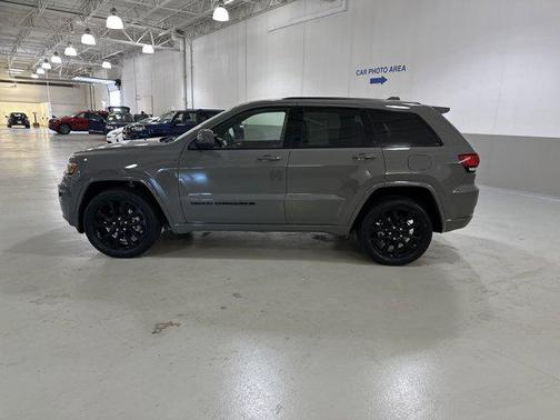 2022 Jeep Grand Cherokee Laredo