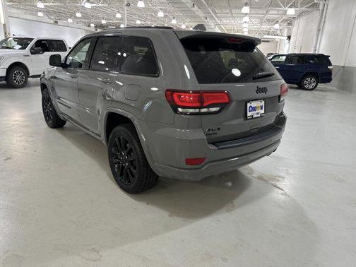 2022 Jeep Grand Cherokee Laredo