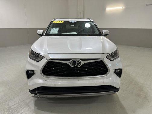 2022 Toyota Highlander Platinum