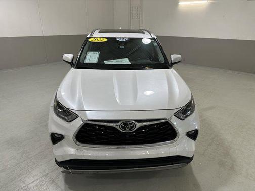 2022 Toyota Highlander Platinum