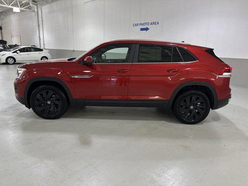 2025 Volkswagen Atlas Cross Sport 2.0T SE w/Technology 4MOTION