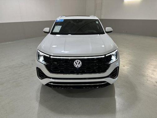2024 Volkswagen Atlas Cross Sport 2.0T SEL Premium