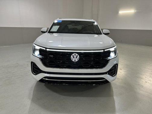 2024 Volkswagen Atlas Cross Sport 2.0T SEL Premium