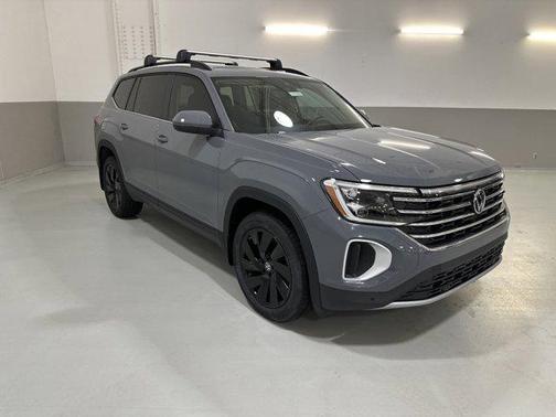 2025 Volkswagen Atlas 2.0T SE w/Technology 4MOTION