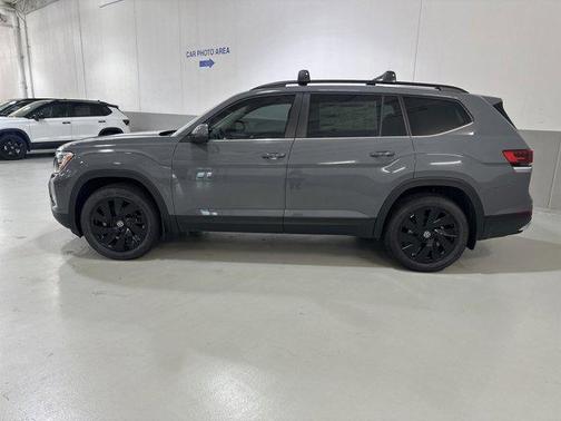 2025 Volkswagen Atlas 2.0T SE w/Technology 4MOTION