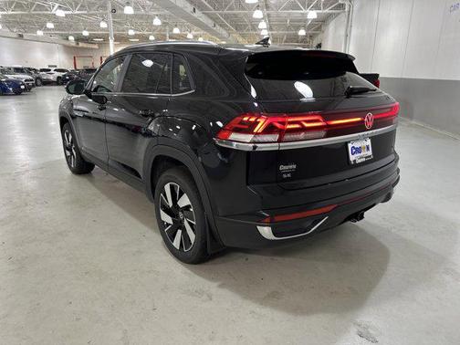 2026 Volkswagen Atlas Cross Sport 2.0T SE w/Technology 4MOTION