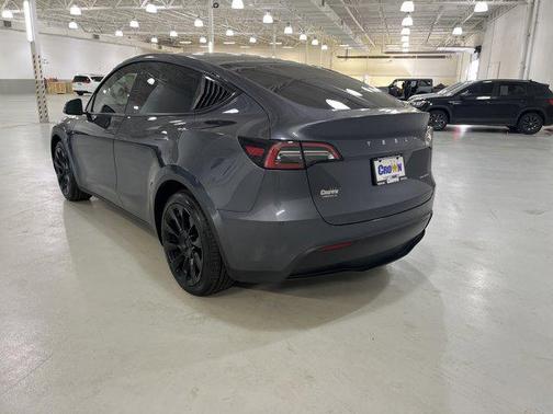 2022 Tesla Model Y Long Range Dual Motor All-Wheel Drive