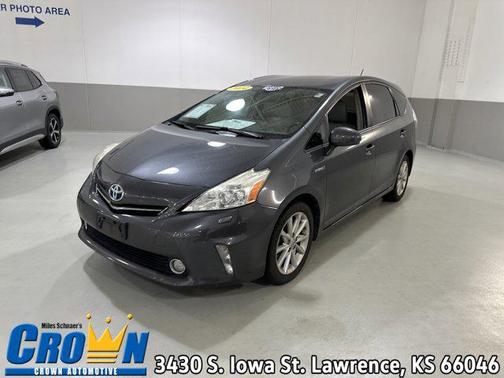 2014 Toyota Prius v Five