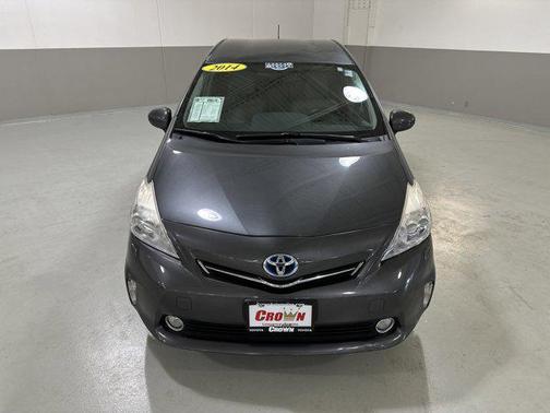 2014 Toyota Prius v Five