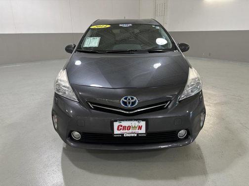 2014 Toyota Prius v Five