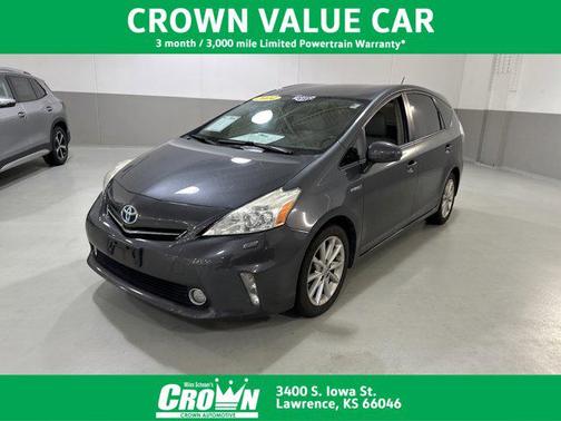2014 Toyota Prius v Five