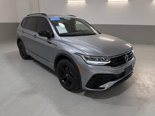 Pyrite Silver Metallic 2024 Volkswagen Tiguan 2.0T SE R-Line Black 4MOTION