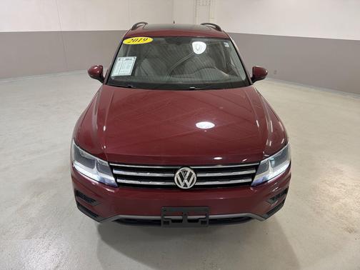 Cardinal Red Metallic 2019 Volkswagen Tiguan 2.0T SE 4MOTION