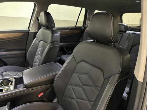 2024 Volkswagen Atlas 2.0T SE w/Technology 4MOTION