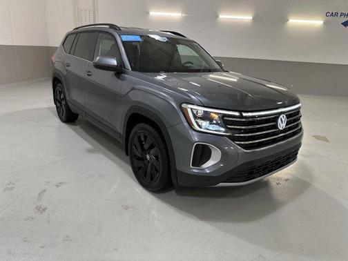 2024 Volkswagen Atlas 2.0T SE w/Technology 4MOTION