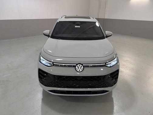 sandstone 2026 Volkswagen Tiguan 2.0T SEL R-Line 4MOTION