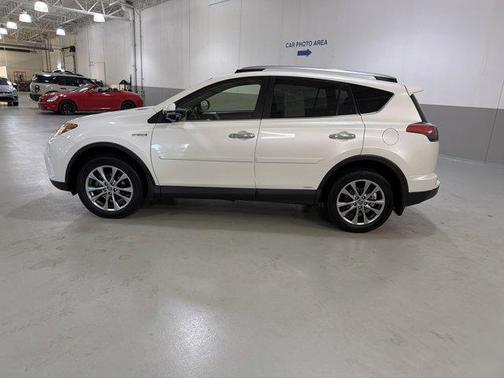 Blizzard Pearl 2017 Toyota RAV4 Hybrid SE