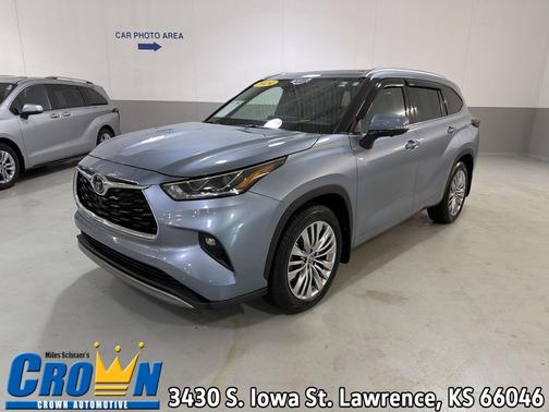 Moon Dust 2024 Toyota Highlander Platinum