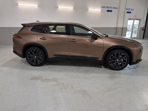 Bronze Age 2025 Toyota Crown Signia Limited