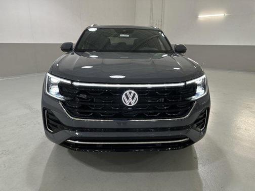 2025 Volkswagen Atlas Cross Sport 2.0T SEL Premium
