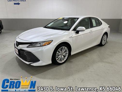 2020 Toyota Camry Hybrid XLE